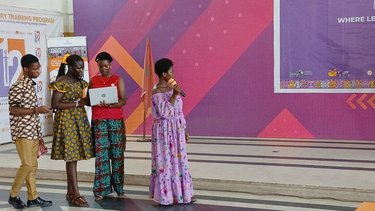 SEN LDTP Mini Accelerator team presenting